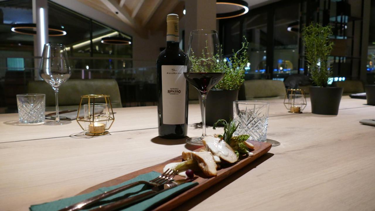 Alpchalet Bellevue Hotel ซัมเนาน์ ภายนอก รูปภาพ